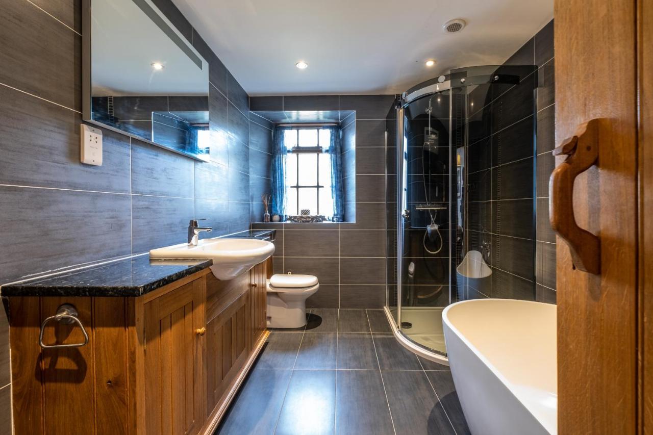 Stunning Cottage Grade 2 Listed With Parking And Hot Tub Bowness-on-Windermere Exterior photo